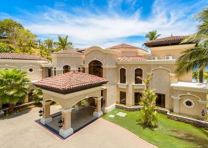 Stunning Luxury Mansion In With Six Bedrooms And Beachfront Access * Playa Flamingo