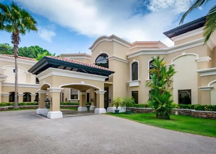 Holiday home Stunning Luxury Mansion In With Six Bedrooms And Beachfront Access *