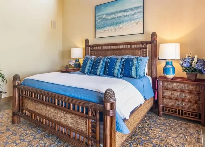 Stunning Luxury Mansion In With Six Bedrooms And Beachfront Access *