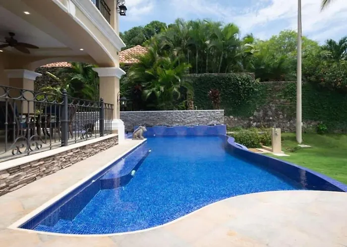 Stunning Luxury Mansion In With Six Bedrooms And Beachfront Access Holiday home Playa Flamingo