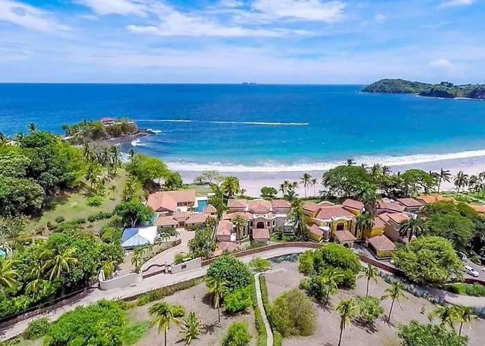 Stunning Luxury Mansion In With Six Bedrooms And Beachfront Access *